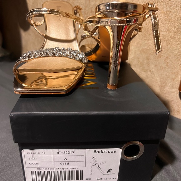 Gold with sliver chain high heels - Picture 1 of 2